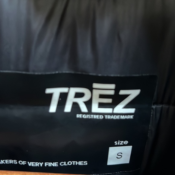 Trez luxury brand coat small below hip length, black, hooded , with yellow trim - Picture 2 of 6